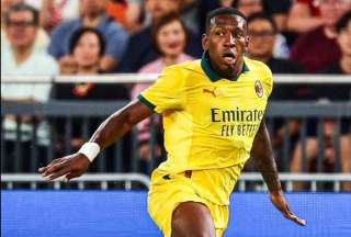Pervis Estupi&ntilde;&aacute;n debut&oacute; con el AC Milan en triunfo ante Liverpool