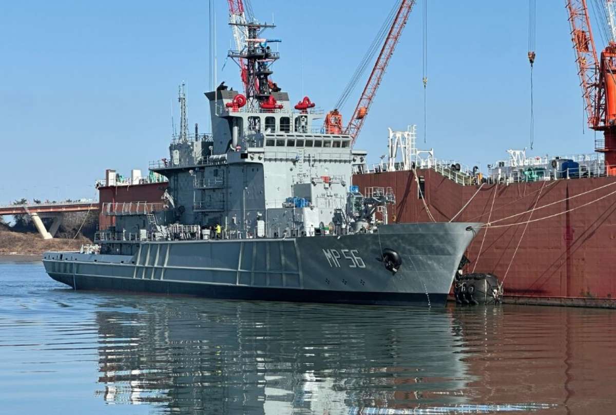 El buque de guerra Jambelí fue recibido por las autoridades ecuatorianas. 
