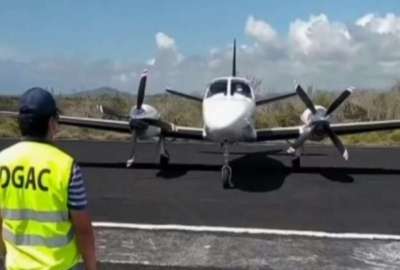 Rescatan con vida a dos tripulantes de la avioneta desaparecida en Gal&aacute;pagos