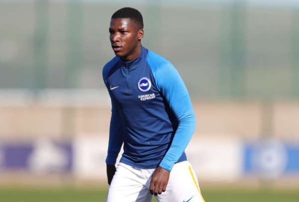 Hinchas se molestan porque Mois&eacute;s Caicedo no suma minutos con el Brighton