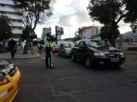 Polic&iacute;a Nacional deton&oacute; una caja con documentos en el mercado I&ntilde;aquito
