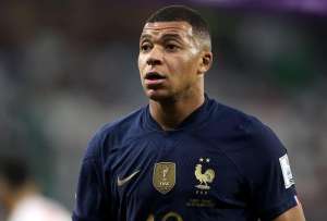 Alerta en Francia por el tobillo de Kylian Mbapp&eacute;