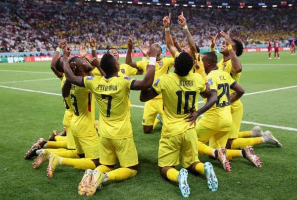 Ecuador venci&oacute; a Qatar en el inicio del Mundial 2022