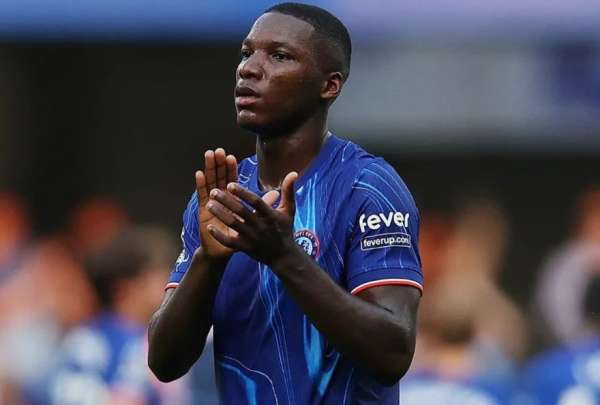 Mois&eacute;s Caicedo fue titular ante el Manchester City