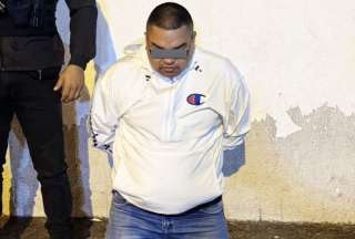 Funcionario de la ATM de Guayaquil detenido por tenencia de armas, falsificaci&oacute;n y uso de documentos falsos