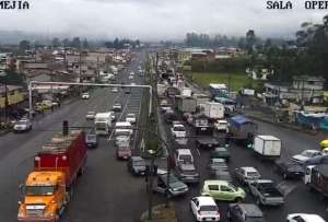 Congesti&oacute;n vehicular en la Panamericana lleg&oacute; hasta el sur de Quito