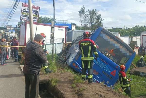El Ecu 911 coordin&oacute; la atenci&oacute;n de las emergencias que vinculan a buses en la ciudad. 