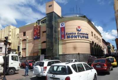 Autoridades realizan operativos preventivos en el centro comercial Mont&uacute;far