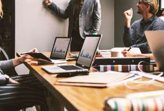 Espa&ntilde;a planea reducir la semana laboral