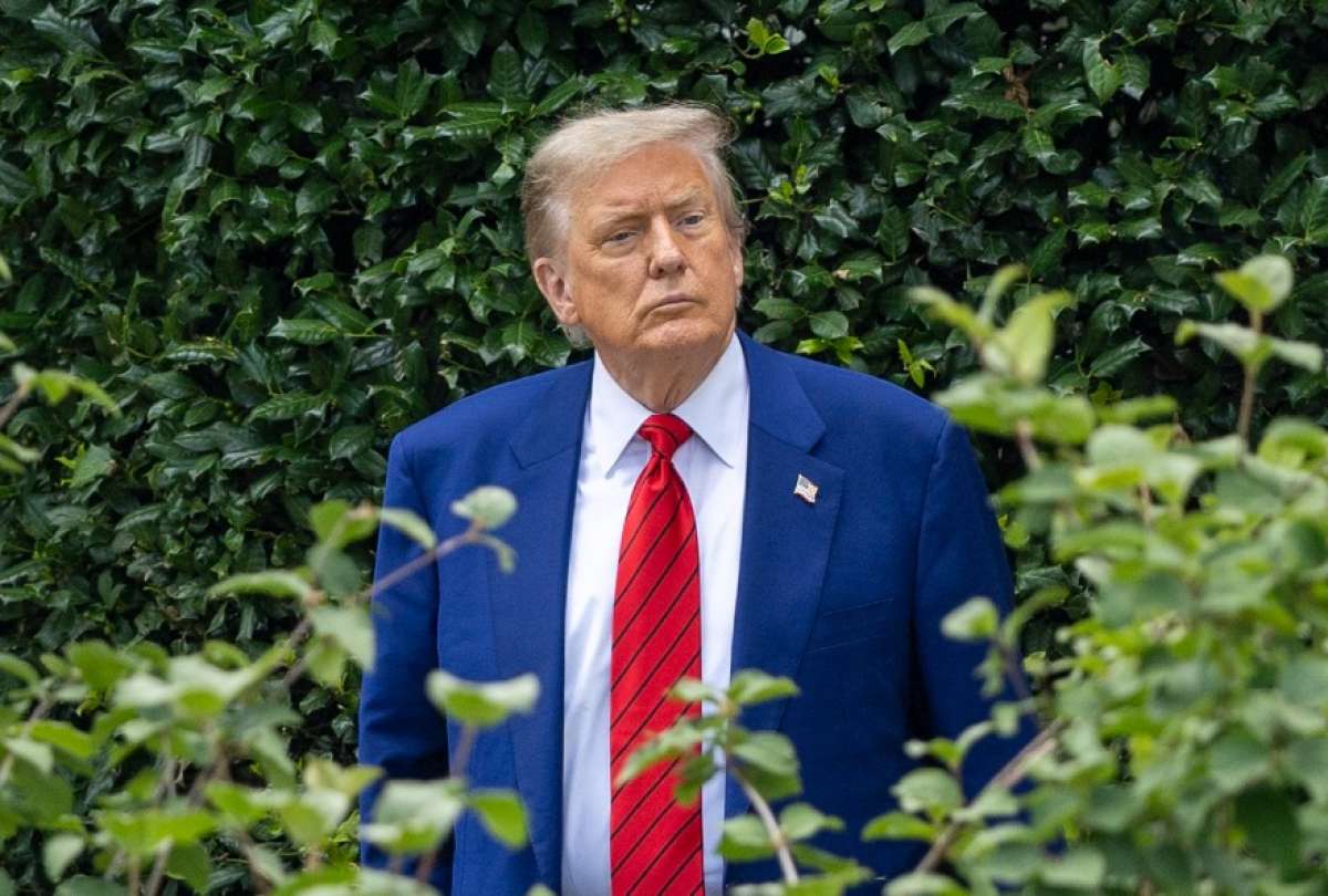 El presidente estadounidense Donald Trump cuestionó a Israel e Irán por romper el alto al fuego.