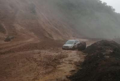 La temporada invernal caus&oacute; un deslizamiento en el Km. 90