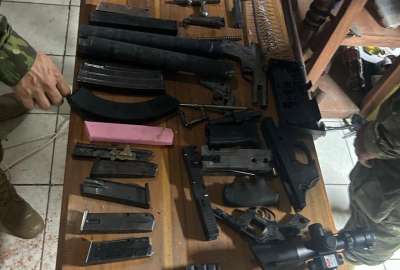 Militares incautaron en una vivienda de Portoviejo una gran cantidad de armamento y municiones.&nbsp;