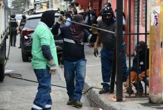 Guayaquil: Se encontraron c&aacute;maras clandestinas, una caja fuerte y vallas