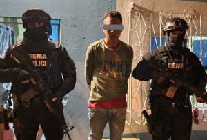 Detienen a 10 integrantes de los &#039;Chone Killers&#039;
