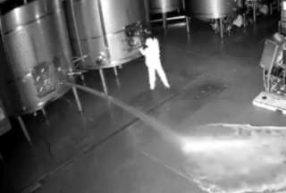 Espa&ntilde;a: Sabotaje y derrame de vino, sospechan que fue una mujer