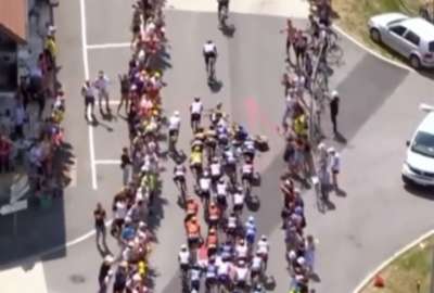 Espectador provoc&oacute; un accidente en el Tour de Francia