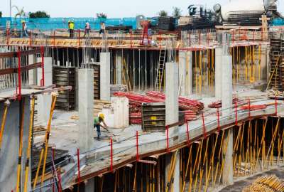 Los proyectos de construcción que se hayan iniciado en enero del 2024 tendrán la devolución del IVA. Además, por las varillas de ocho, 10 y 12 milímetros, cemento y sus derivados (arena, calizas, bloques, adoquines y ladrillos) se paga el 5% del IVA.