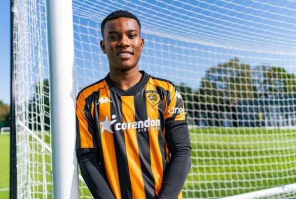 &Oacute;scar Zambrano jugaba para el Hull City