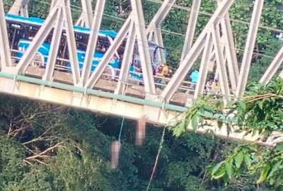 Los cad&aacute;veres de dos hombres fueron colgados de un puente en Orellana.