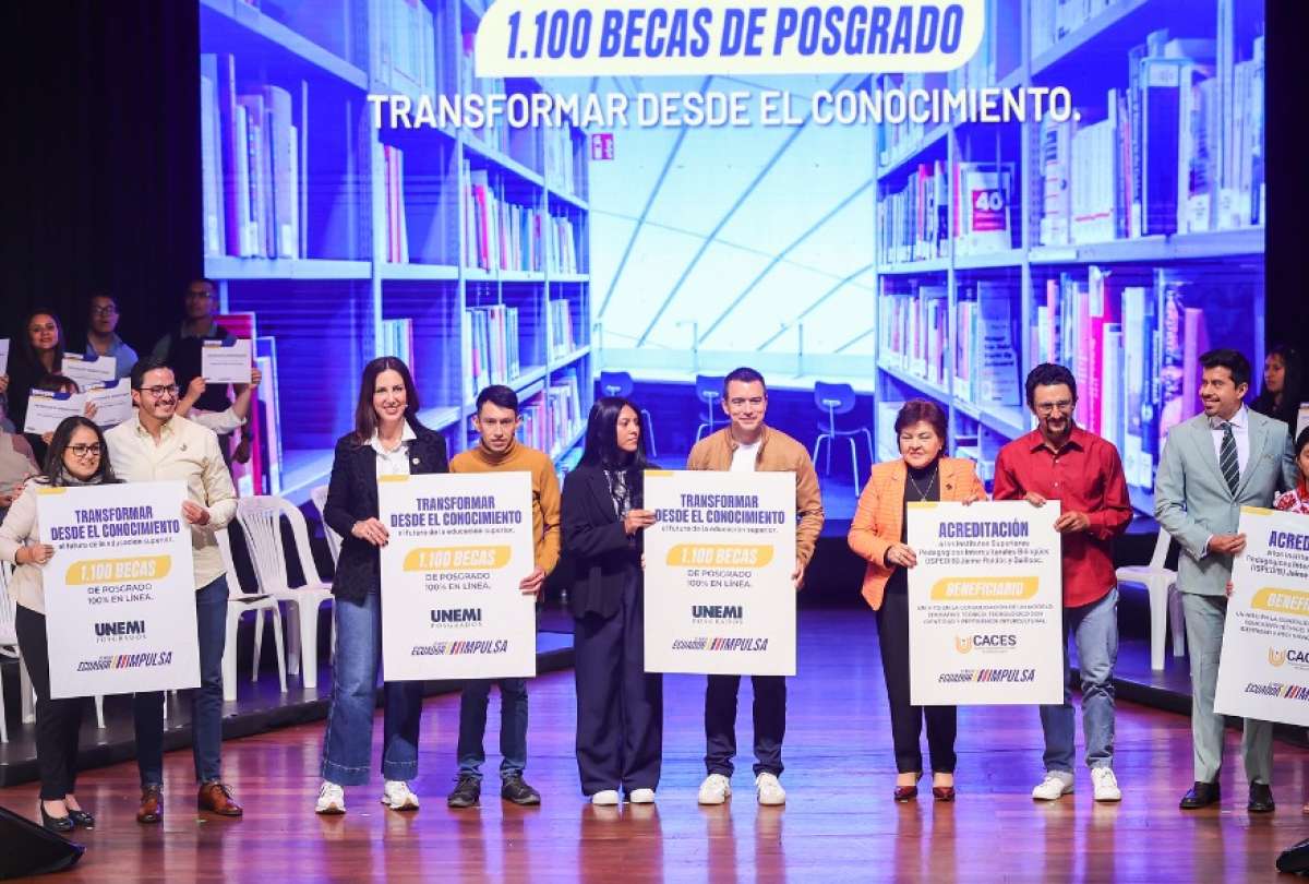 Noboa anuncia 1.100 becas de posgrado para jóvenes ecuatorianos