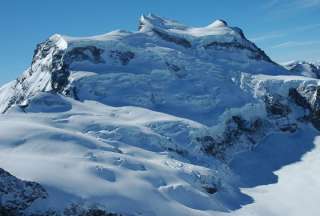 Un alpinista italiano muere tras sufrir una ca&iacute;da en la ascensi&oacute;n al Grand Combin de Suiza