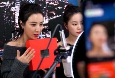 China exigir&aacute; que 'influencers' cuenten con t&iacute;tulo de tercer nivel