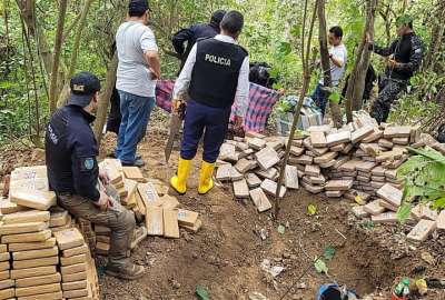 La Polic&iacute;a incaut&oacute; dos toneladas de droga en Jama, Manab&iacute;. 