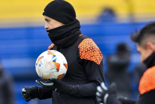 &Aacute;lex Arce ser&aacute; titular ante Lan&uacute;s