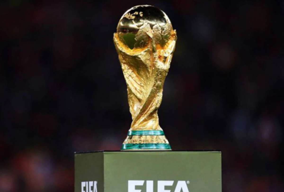 El trofeo, los aficionados y los equipos llegan a Qatar a una semana del Mundial