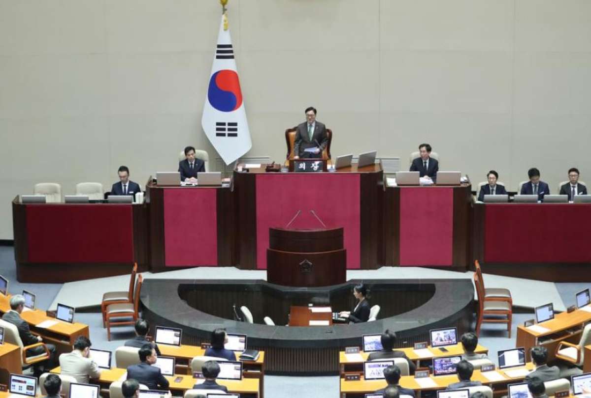 El presidente de Corea del Sur fue cesado por el parlamento. 