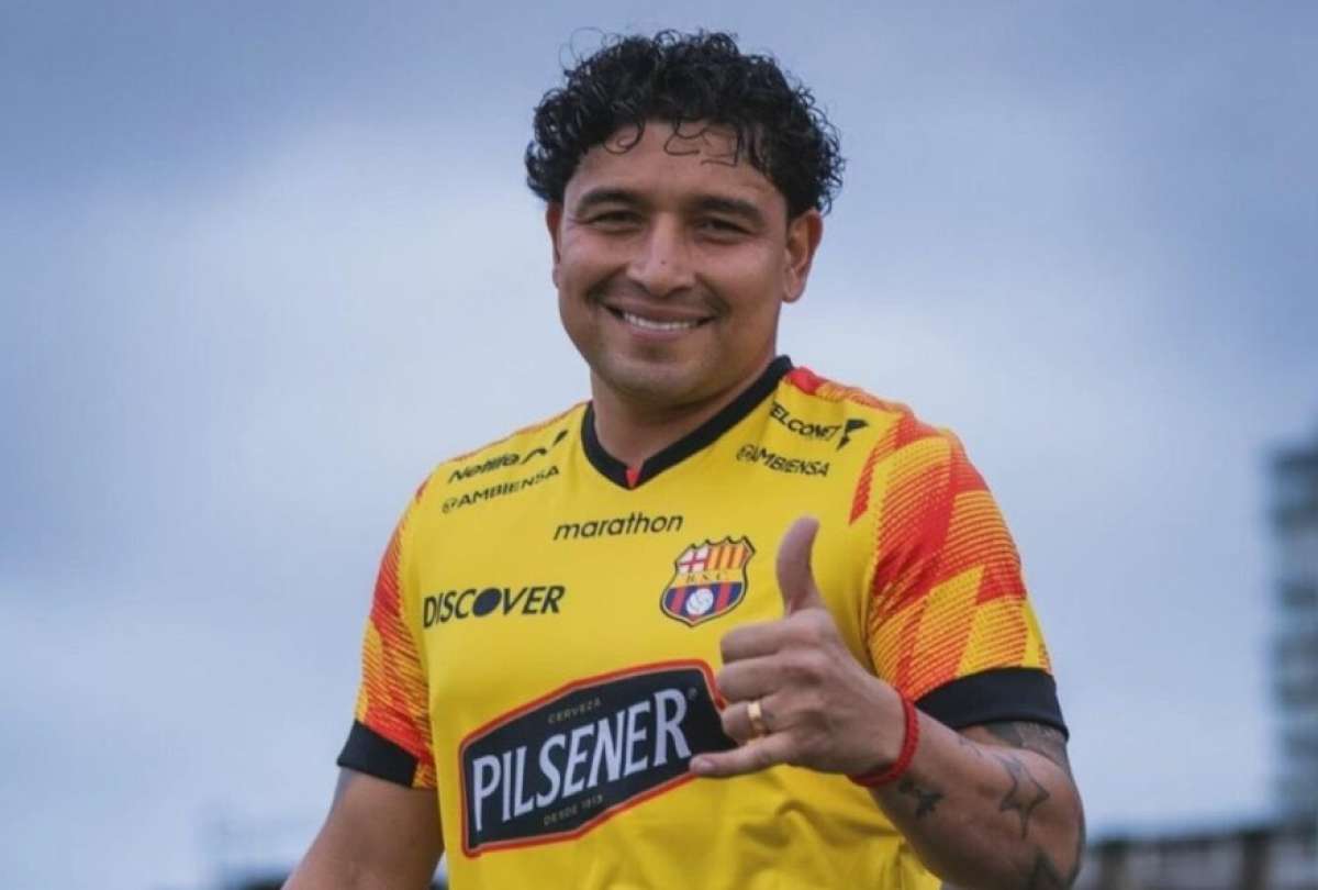  Mario Pineida se volvió viral por el gesto que hizo ante Liga de Quito