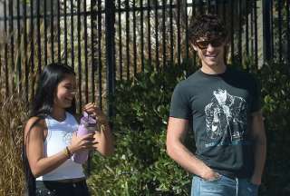 &iquest;Niels Olsen uni&oacute; a Helena Gualinga y Shawn Mendes?