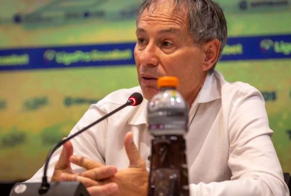 Ariel Holan habl&oacute; sobre la plantilla de BSC