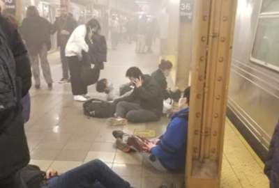 Polic&iacute;a de Nueva York busca a "una persona de inter&eacute;s" por el tiroteo en el metro