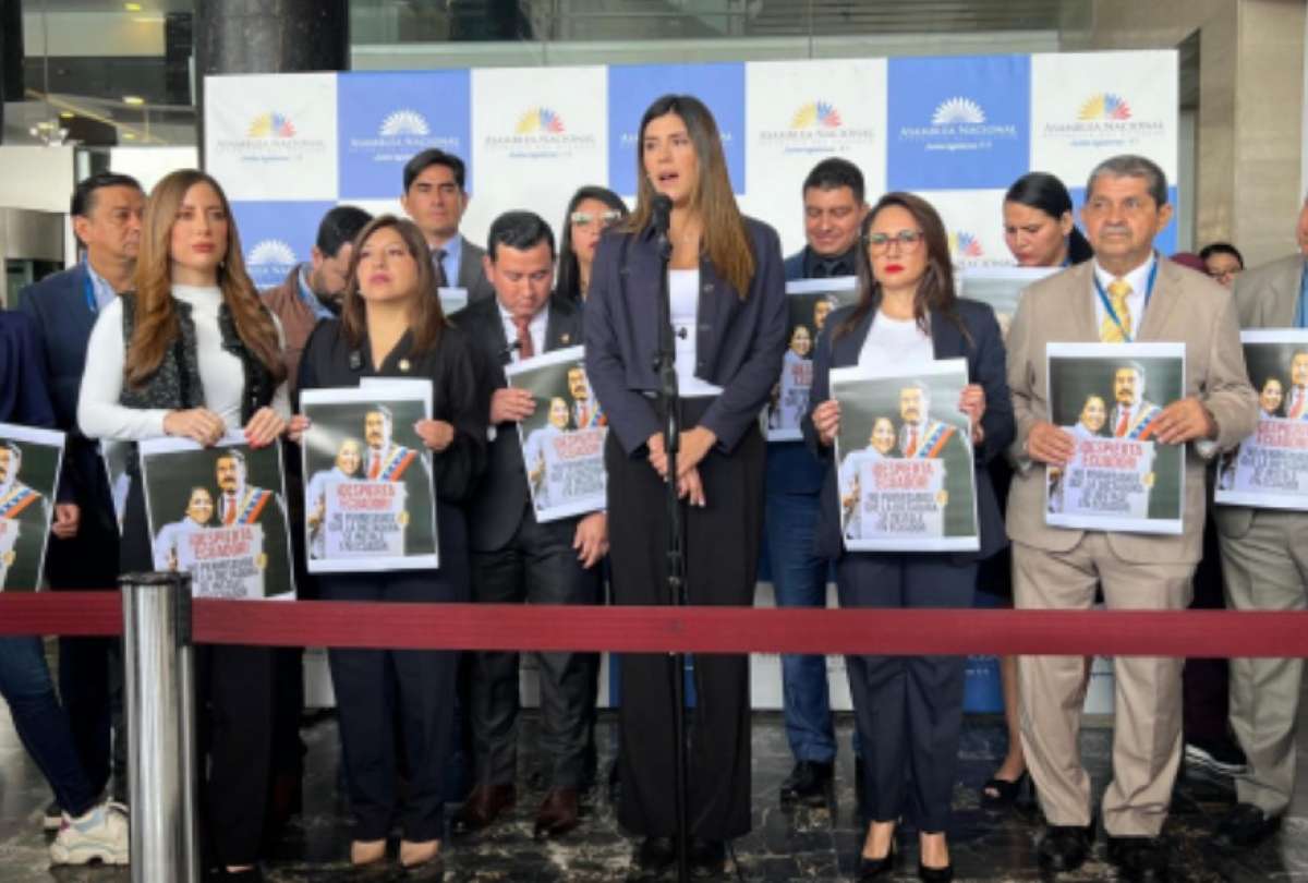 ADN habló sobre el viaje de los legisladores correístas a Esmeraldas.