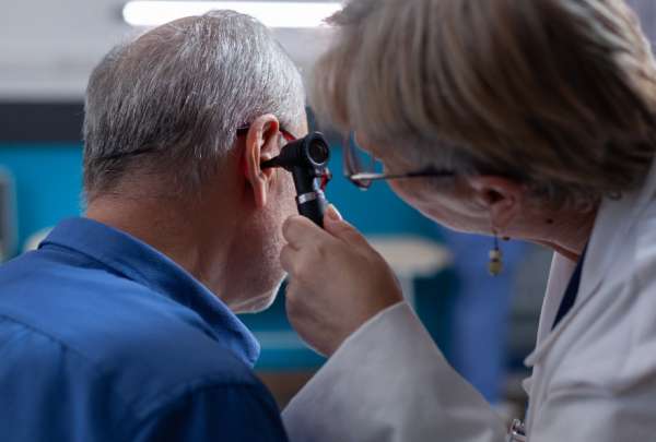 &iexcl;Atenci&oacute;n! Ciertas dolencias faciales pueden reflejar que la salud de tus o&iacute;dos no est&aacute; bien