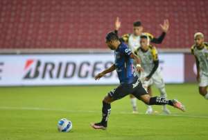 El volante Júnior Sornoza fue la figura del encuentro disputado en Quito. 