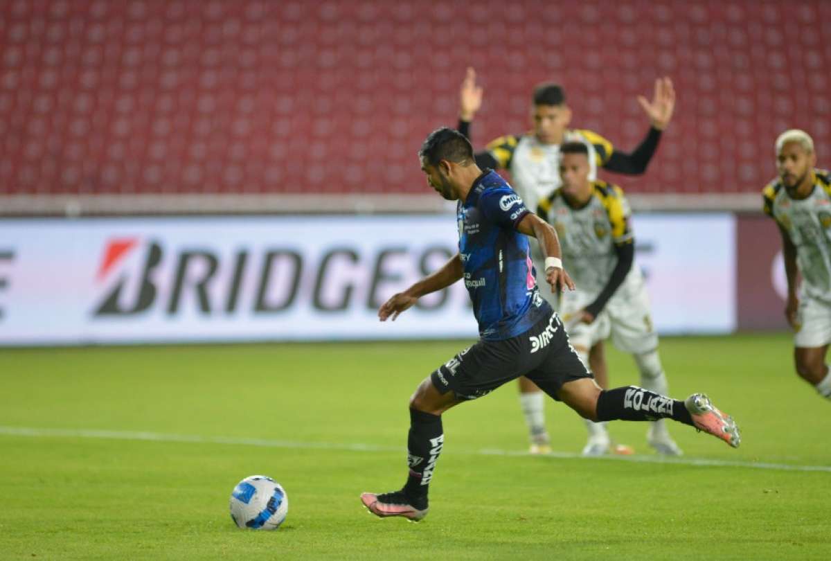 El volante Júnior Sornoza fue la figura del encuentro disputado en Quito. 