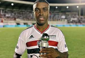 Jhegson M&eacute;ndez recibi&oacute; una ola de elogios en Brasil por su juego