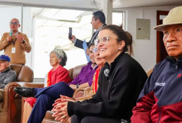 Vicepresidenta Pinto impulsa educaci&oacute;n y servicios sociales en Otavalo y Cayambe