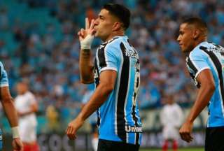 Luis Su&aacute;rez marc&oacute; un 'hat trick' en su primer partido con el Gremio