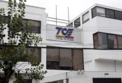 Juan Esteban Guarderas, integrante del Cpccs, interpuso esta denuncia ante el TCE, contra el alcalde de Quito, Pabel Mu&ntilde;oz. 