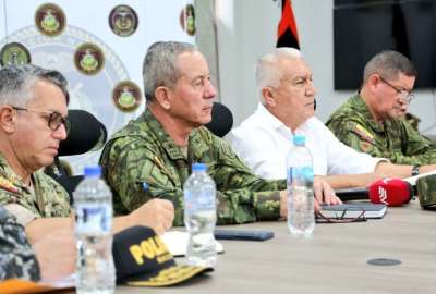 El ministro Luis Lara (segundo, der.) presidi&oacute; la reuni&oacute;n con su hom&oacute;logo de Colombia para analizar el Plan de Protecci&oacute;n de Fronteras.