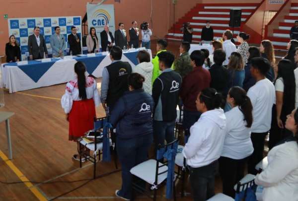 El CNE explico que el pr&oacute;ximo domingo 21 de abril de 2024, las oficinas consulares estar&aacute;n habilitadas para el sufragio de nuestros compatriotas, desde las 09h00 hasta las 19h00, seg&uacute;n el huso horario de cada pa&iacute;s. 