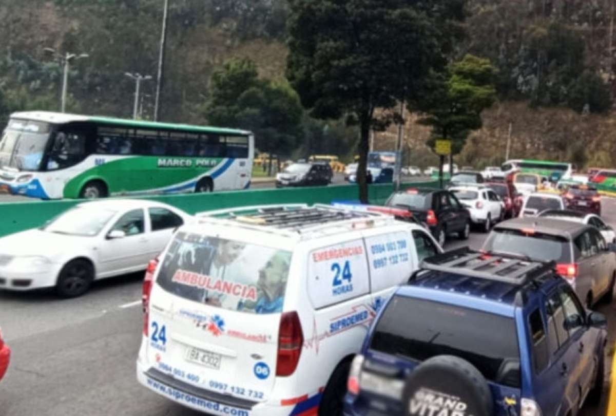 El tr&aacute;fico comienza a crecer debido al regreso a clases en la capital.