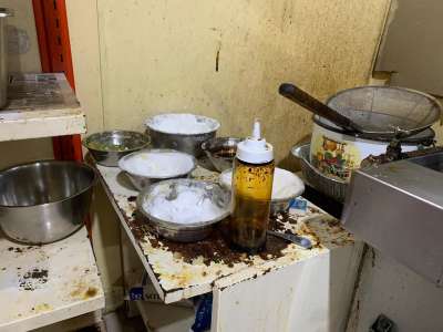 Arcsa detect&oacute; cucarachas y suciedad en restaurantes de Quito, Portoviejo y Guayaquil