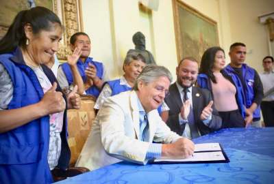 El presidente Guillermo Lasso firm&oacute; el Decreto-Ley este viernes, 18 de agosto del 2023.