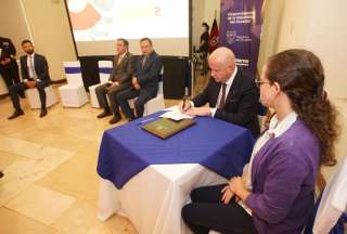 Vicepresidencia suscribi&oacute; convenio para prevenir y tratar a pacientes con accidentes cerebrovasculares