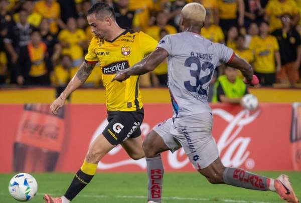 El uruguayo Octavio Ribero le dio la clasificaci&oacute;n a Barcelona SC, en la segunda ronda de la Libertadores. 