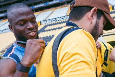 &Eacute;nner Valencia recibir&aacute; homenaje por sus 100 partidos con la Tricolor